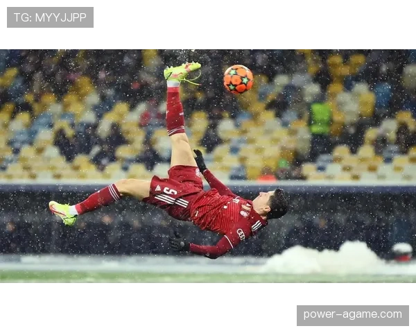 莱万 vs 亨利：顶级中锋的终结效率与战术角色对比